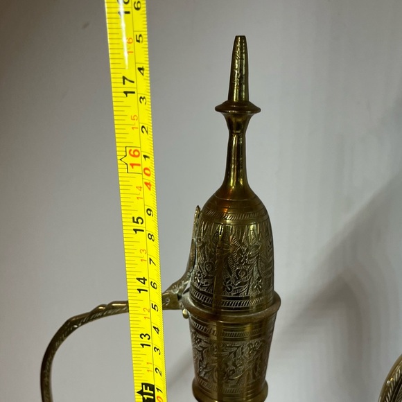 Etched BRASS tea pots. Vintage. LARGE IS 17”. Gorgeous! Set of three. See pics! - Picture 4 of 11